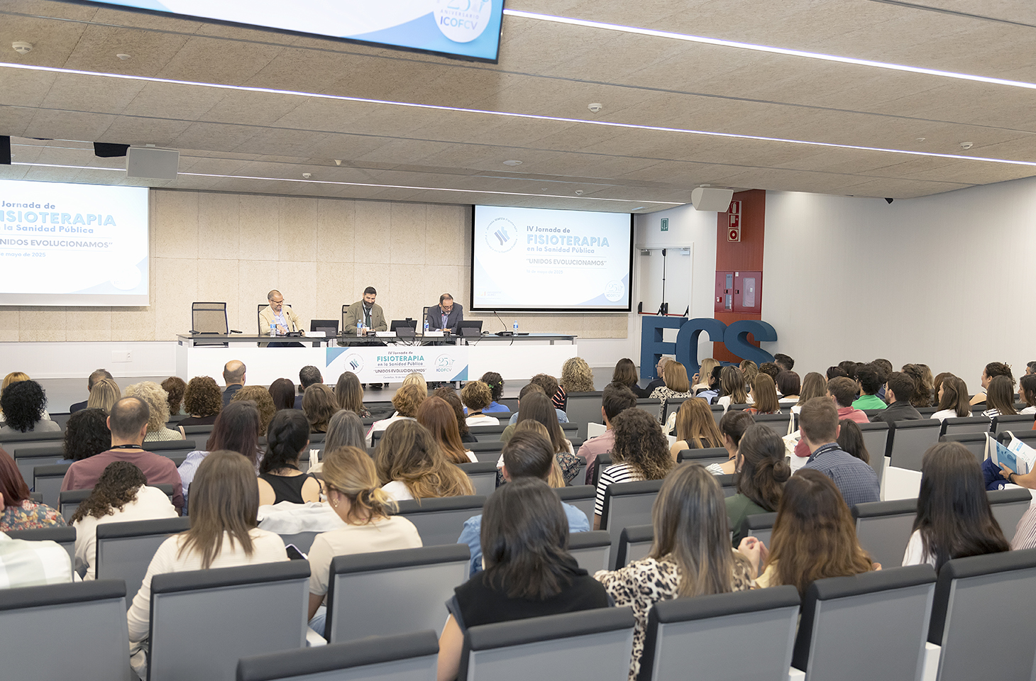 Más de un centenar de profesionales se dieron cita en la IV Jornada de Fisioterapia en la Sanidad Pública Más de un centenar de profesionales se dieron cita en la IV Jornada de Fisioterapia en la Sanidad Pública