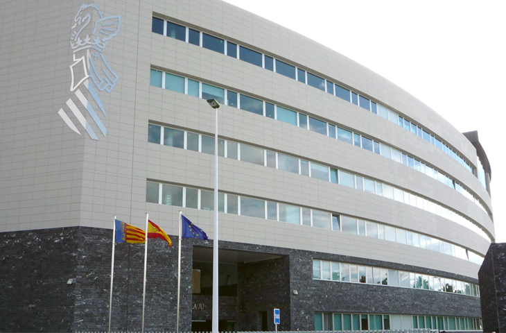 El juzgado de lo Penal de Elche condena a un pseudoprofesional por intrusismo El juzgado de lo Penal de Elche condena a un pseudoprofesional por intrusismo