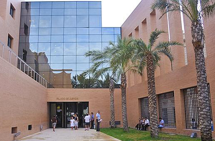 El Colegio de Fisioterapeutas y el Fiscal solicitan al juzgado de Orihuela la apertura de juicio oral contra un pseudo-profesional 